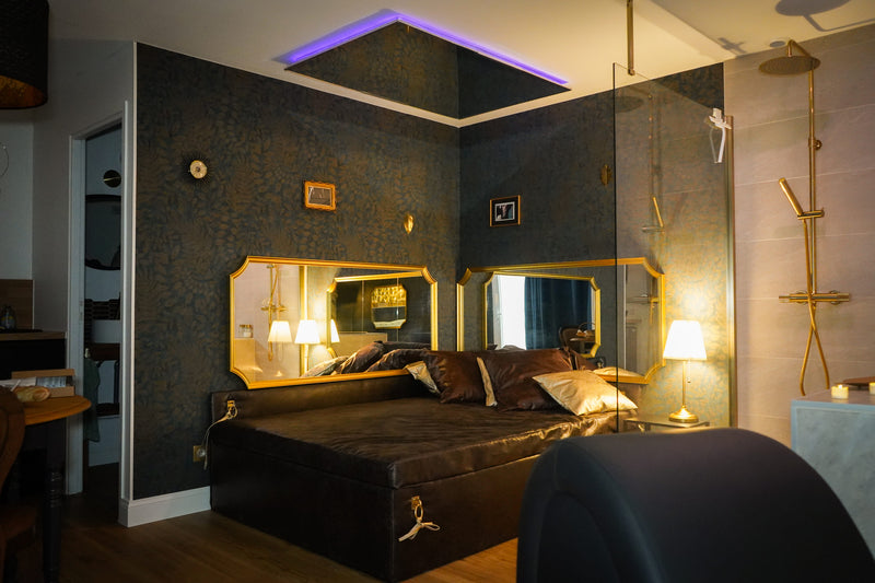 Location chambre avec Spa Jacuzzi privatif pour week end en amoureux Love’nSpa