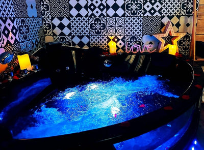 L'Évasion romantique en AMAZONIE Spa et Cinéma sous les arbres - Love’nSpa - weekend en amoureux, love rooms avec spa ou jacuzzi privatif